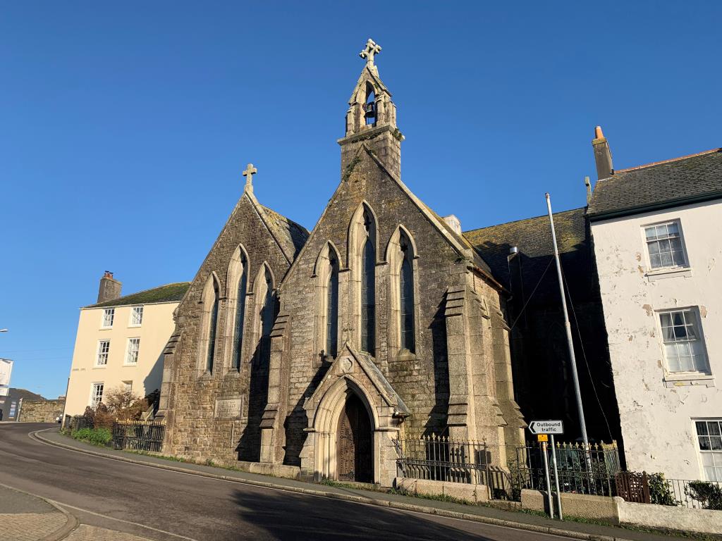 Lot: 47 - FORMER CHURCH WITH PLANNING FOR THREE DWELLINGS -